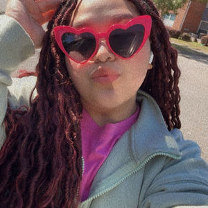 Meet your Posher, Yenniffer